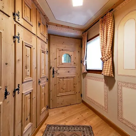Chesa Romana - Apartment Silvaplana