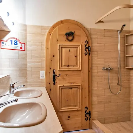 Chesa Romana - Apartment