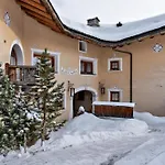 Chesa Romana - *